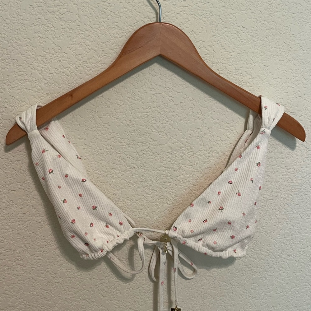 Bydee White Rose Bikini Top